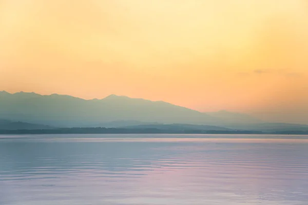 Beautiful Calm Morning Landscape Lake Mountains Distance Colorful Summer Scenery — Stock Photo, Image