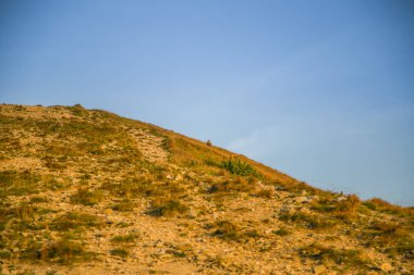 Güzel hiking trail dağlarda. Tatry, Slovakya dağ manzarası. Yürüyüş yolu sahne.