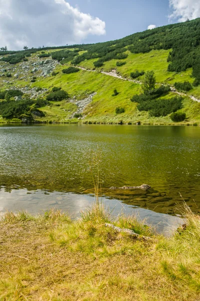 Beautiful Clean Lake Mountain Valley Calm Sunny Day Mountain Landscape — Stock Photo, Image