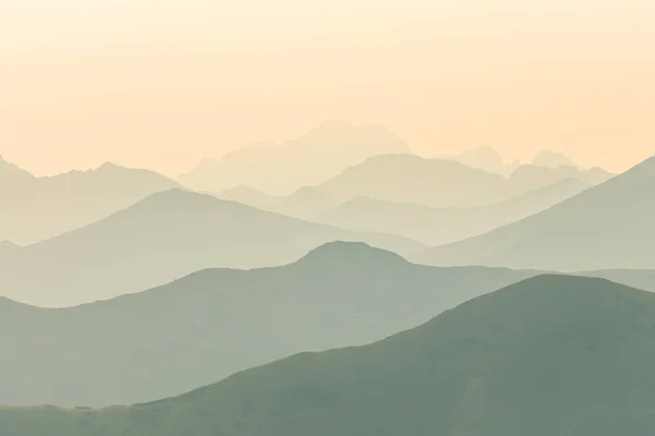 Een Mooie Kleurrijke Abstracte Berglandschap Sunrise Minimalistisch Landschap Van Bergen — Stockfoto