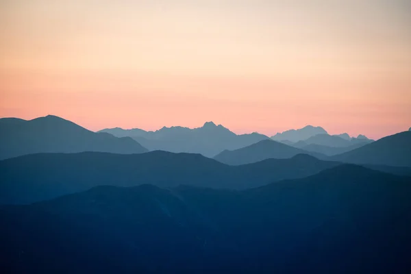 Een Mooie Kleurrijke Abstracte Berglandschap Sunrise Minimalistisch Landschap Van Bergen — Stockfoto