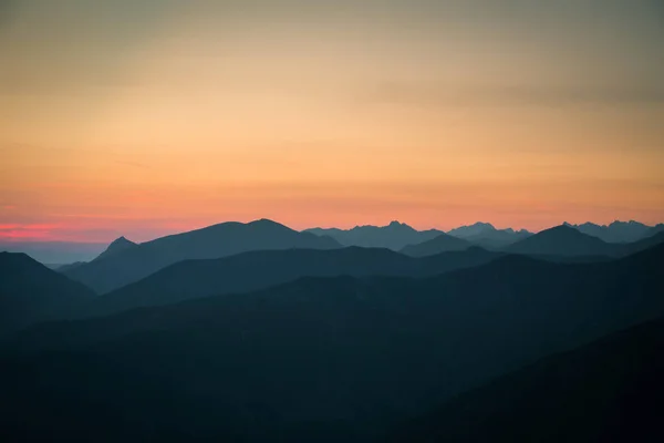 Een Mooie Kleurrijke Abstracte Berglandschap Sunrise Minimalistisch Landschap Van Bergen — Stockfoto