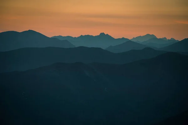 Hermoso Colorido Abstracto Paisaje Montaña Amanecer Paisaje Minimalista Montañas Por — Foto de Stock