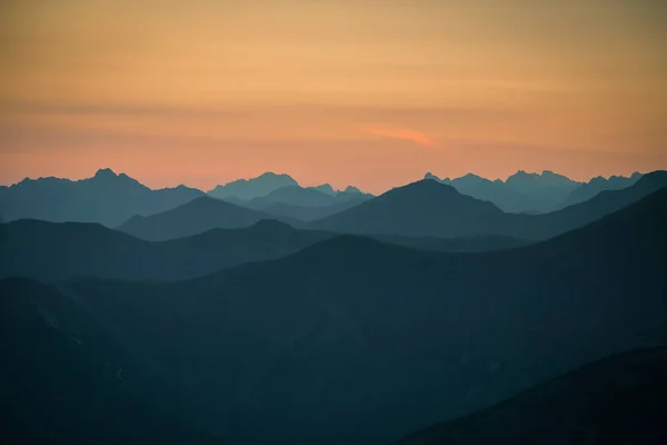 Красива Барвиста Абстрактні Гірські Пейзажі Sunrise Мінімалістський Краєвид Гір Ранок — стокове фото