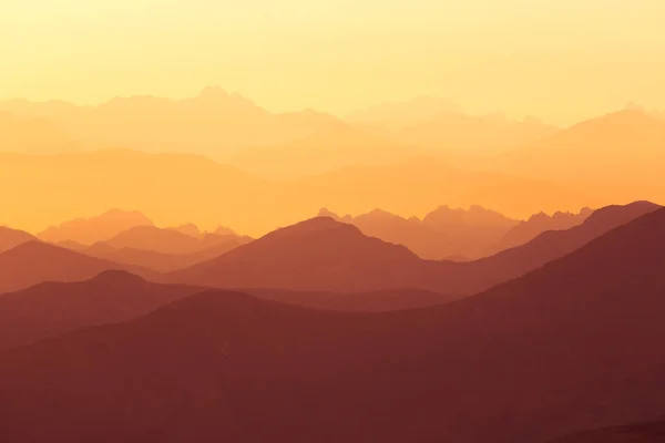 Belo Colorido Cenário Nascer Sol Nas Montanhas Tom Purlpe Paisagem — Fotografia de Stock