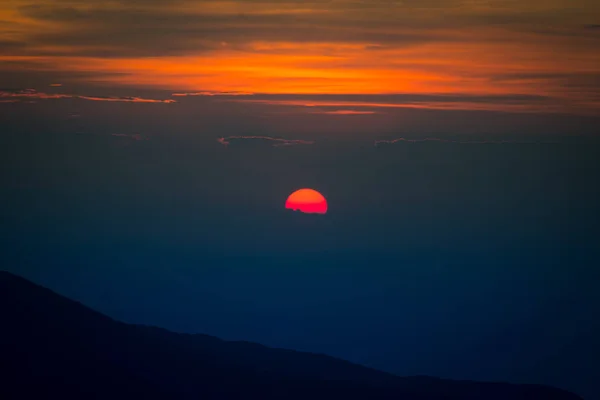 Beautiful Minimalist Mountain Sunset Scenery Mountain Landscape Sunset Natural Colors — Stock Photo, Image