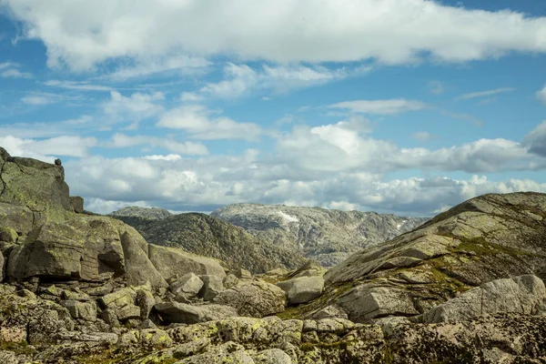 Eine Wunderschöne Felsformation Den Bergen Des Folgefonna Nationalparks Norwegen Herbstlandschaft — Stockfoto