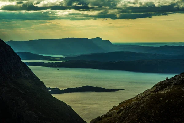 Een Prachtige Zonsondergang Landschap Fjorden Noorwegen Een Prachtige Herfst Landschap — Stockfoto