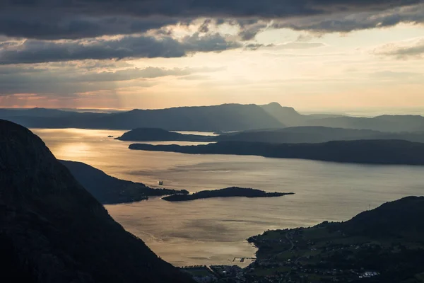 Magnífico Paisaje Atardecer Sobre Los Fiordos Noruega Hermoso Paisaje Otoñal — Foto de Stock