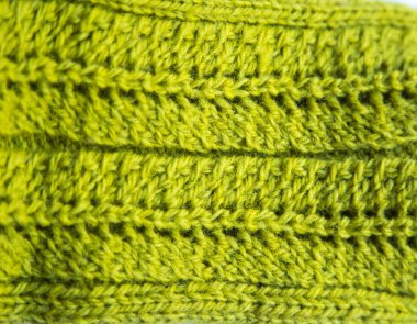 Sıcak bir örgü deseni güzel bir portre. Doğal koyun yün iplik. Parlak renklerde elişi.