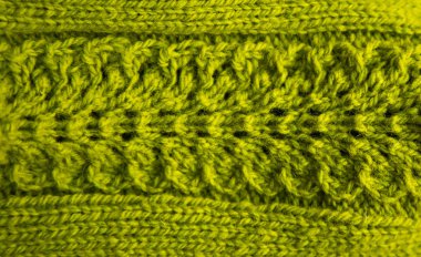 Sıcak bir örgü deseni güzel bir portre. Doğal koyun yün iplik. Parlak renklerde elişi.