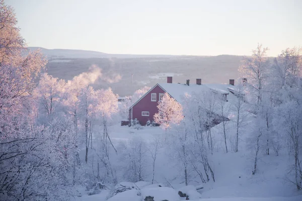 Een Prachtig Avond Landschap Van Een Kleine Noorse Stad Roros — Stockfoto