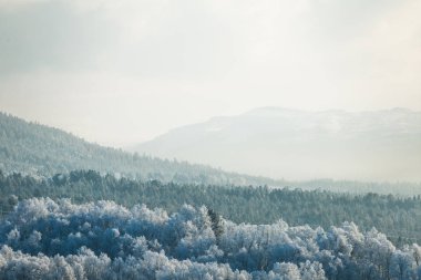 Kışın küçük bir Norveç kasabası Roros güzel bir sabah sahne. Dünya mirası. İskandinav kış manzarası.