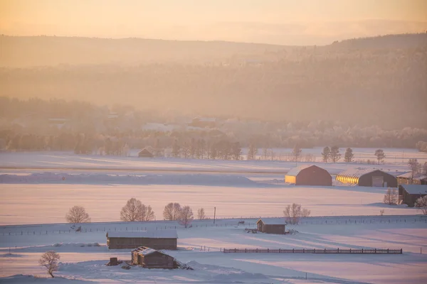 Een Mooi Zonsondergang Landschap Van Een Kleine Noorse Ton Roros — Stockfoto