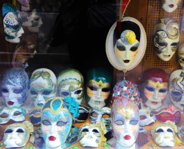 Venedik Karnavalı maskeleri