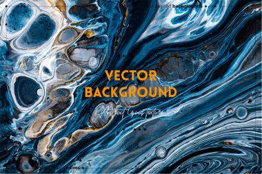 Sıvı sanat dokusu. Yanardöner boya efektli soyut arkaplan. Sıvı akrilik, akışkan ve sıçramalı bir resim. Posterler ve duvar kağıtları için karışık boyalar. Siyah, mavi ve altın rengi taşar.