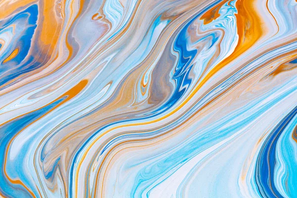 Textura de arte fluida. Fundo com efeito de pintura de mistura abstrata. Imagem de acrílico líquido que flui e espirra. Tintas mistas para cartaz interior. Cores transbordantes azuis, laranja e azure . — Fotografia de Stock