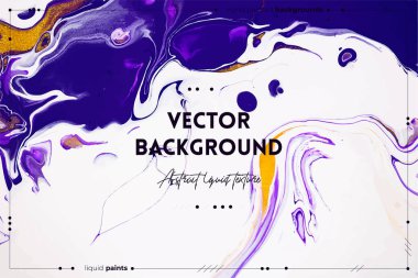 Sıvı sanat dokusu. Boya efektiyle soyut arkaplan. Sıvı akrilik sanat eseri ve sanatsal karışım. Baner veya duvar kağıdı olarak kullanılabilir. Mor, beyaz ve altın renkler taşar.