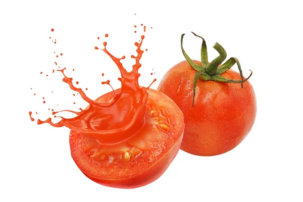 Pomodoro rosso affettato con succo di spruzzo o salsa di pomodoro, isolato su sfondo bianco con percorso di ritaglio . — Foto Stock