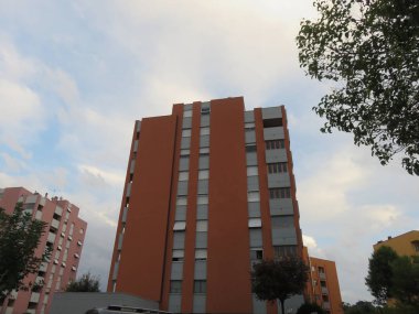 Kentsel peyzaj, modern ve antik binalar arasında, kentsel manzara birbirinden çok farklı görünümleri sunuyor 