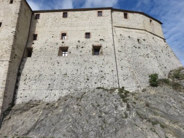 Tarihsel detaylar, en eski ülkelerde bu harika mimariler vardır. 