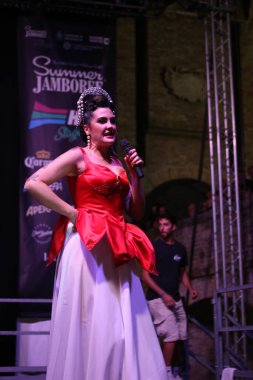 Burlesque, a vintage erotic dance that is still popular today for a very sensual and cheerful striptease