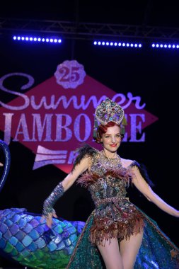 Burlesque, a vintage erotic dance that is still popular today for a very sensual and cheerful striptease