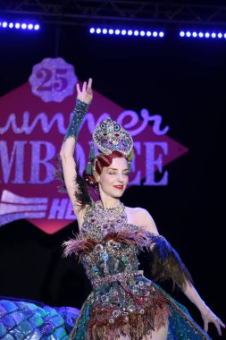 Burlesque, a vintage erotic dance that is still popular today for a very sensual and cheerful striptease