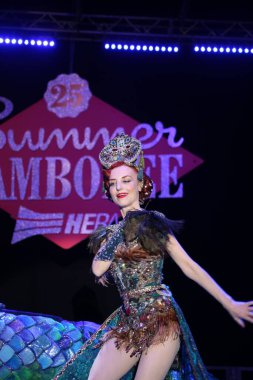 Burlesque, a vintage erotic dance that is still popular today for a very sensual and cheerful striptease