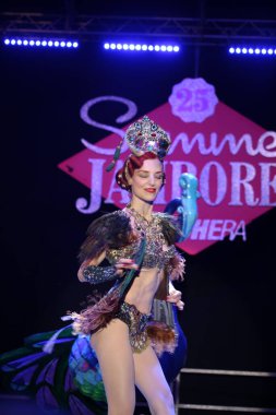 Burlesque, a vintage erotic dance that is still popular today for a very sensual and cheerful striptease