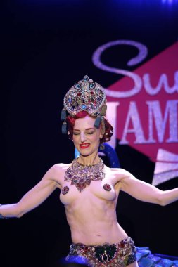 Burlesque, a vintage erotic dance that is still popular today for a very sensual and cheerful striptease