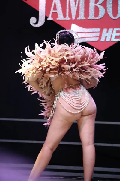 Burlesque, a vintage erotic dance that is still popular today for a very sensual and cheerful striptease