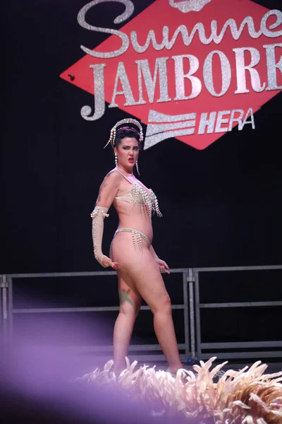 Burlesque, a vintage erotic dance that is still popular today for a very sensual and cheerful striptease