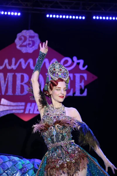 Burlesque, a vintage erotic dance that is still popular today for a very sensual and cheerful striptease