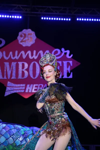 Burlesque, a vintage erotic dance that is still popular today for a very sensual and cheerful striptease