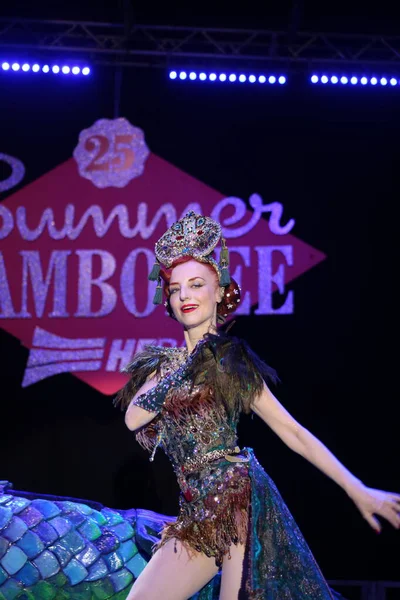 Burlesque, a vintage erotic dance that is still popular today for a very sensual and cheerful striptease
