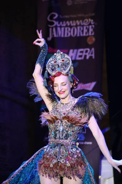 Burlesque, a vintage erotic dance that is still popular today for a very sensual and cheerful striptease