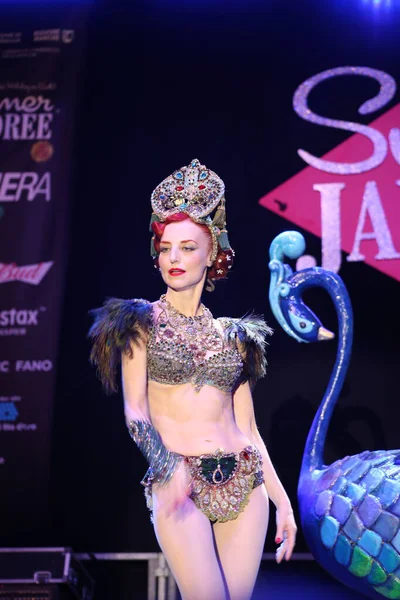 Burlesque, a vintage erotic dance that is still popular today for a very sensual and cheerful striptease