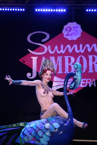 Burlesque, a vintage erotic dance that is still popular today for a very sensual and cheerful striptease