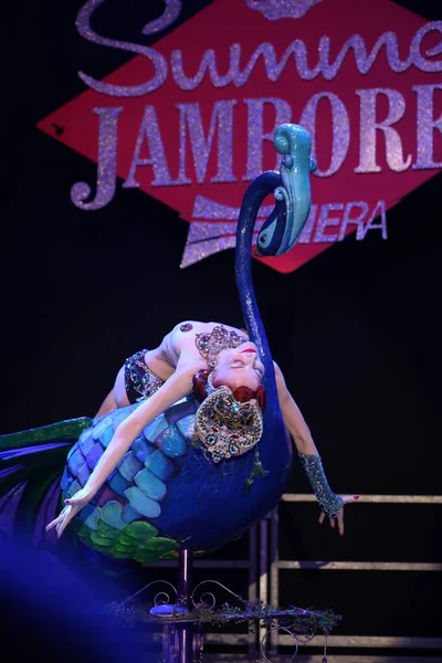 Burlesque, a vintage erotic dance that is still popular today for a very sensual and cheerful striptease