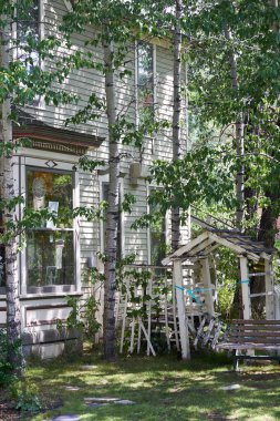 Geri yüklenen bir dağ topluluk evlerinde getiren insanlarda zevk ve alışveriş ve yatak ve kahvaltı Inns ile dinlenmek için tatile