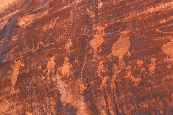 Old Indian Rock Art on Wall Road north of Moab, Ut