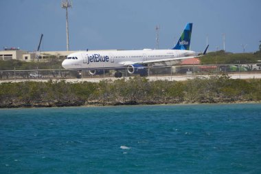 Prag 'ın dik kaldırım taşı sokakları                             