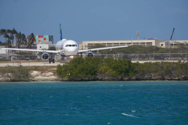 Prag 'ın dik kaldırım taşı sokakları                             