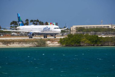 Prag 'ın dik kaldırım taşı sokakları                             