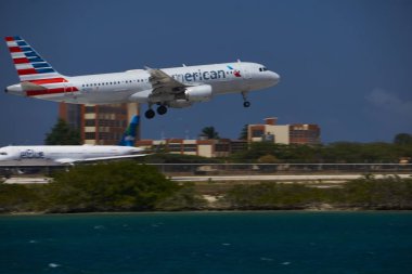 Prag 'ın dik kaldırım taşı sokakları                             