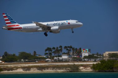 Prag 'ın dik kaldırım taşı sokakları                             