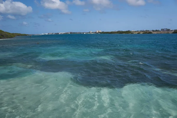 Coloridas Aguas Del Caribe Frente Costa Aruba — Foto de Stock