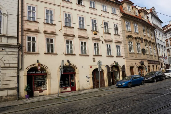 거대한 오래된 역사적인 건물은 유럽에 풍부하고 — 스톡 사진