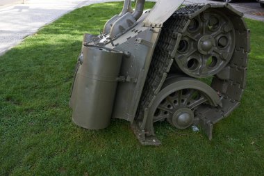 Prag Avrupa'da birçok ülkede olduğu gibi harika bir ulaşım sistemine sahiptir de etrafında insan taşımak zorunda.                                   